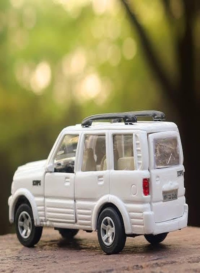 لعبة سيارة كولين أراي سكوربيو للأطفال، تعمل بالسحب للخلف، مع أبواب ومحرك وفتحة صندوق الأمتعة - 99، متعددة الألوان - Image 3